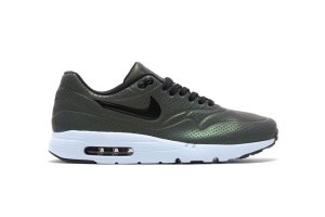 nike-air-max-ultra-moire-iridescent-pack-1-960x640