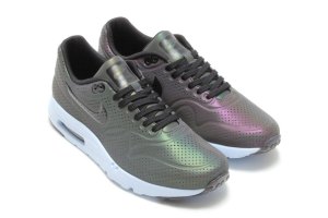 nike-air-max-ultra-moire-iridescent-pack-3-960x640